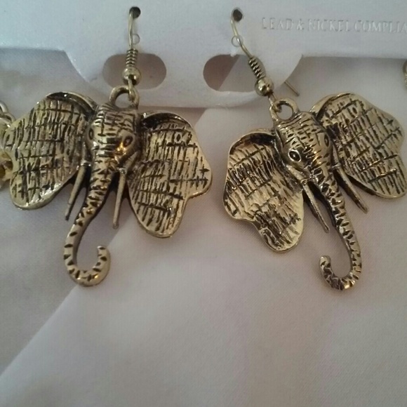 Elephant Necklace Set - Picture 3 of 3